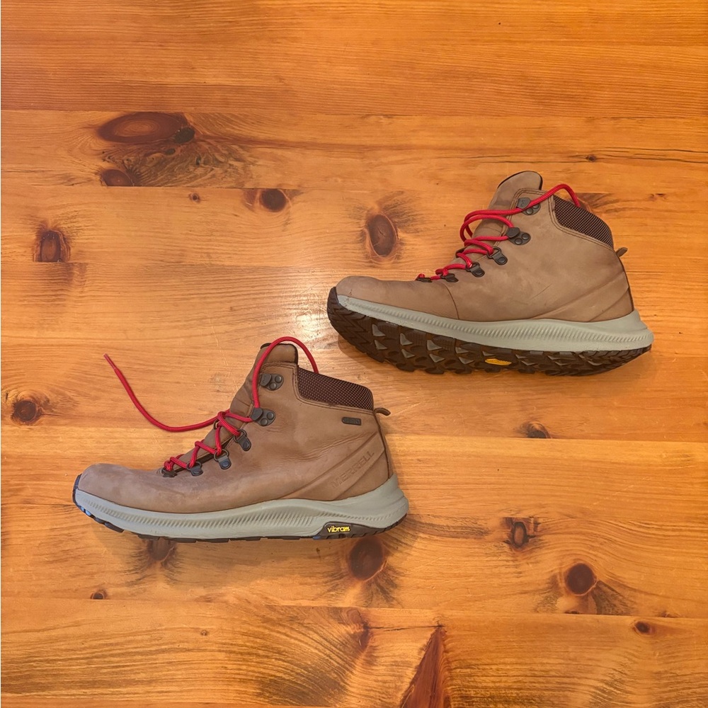 Merrell Brown Boots with Red Laces and Vibram Soles - Picture 3 of 6